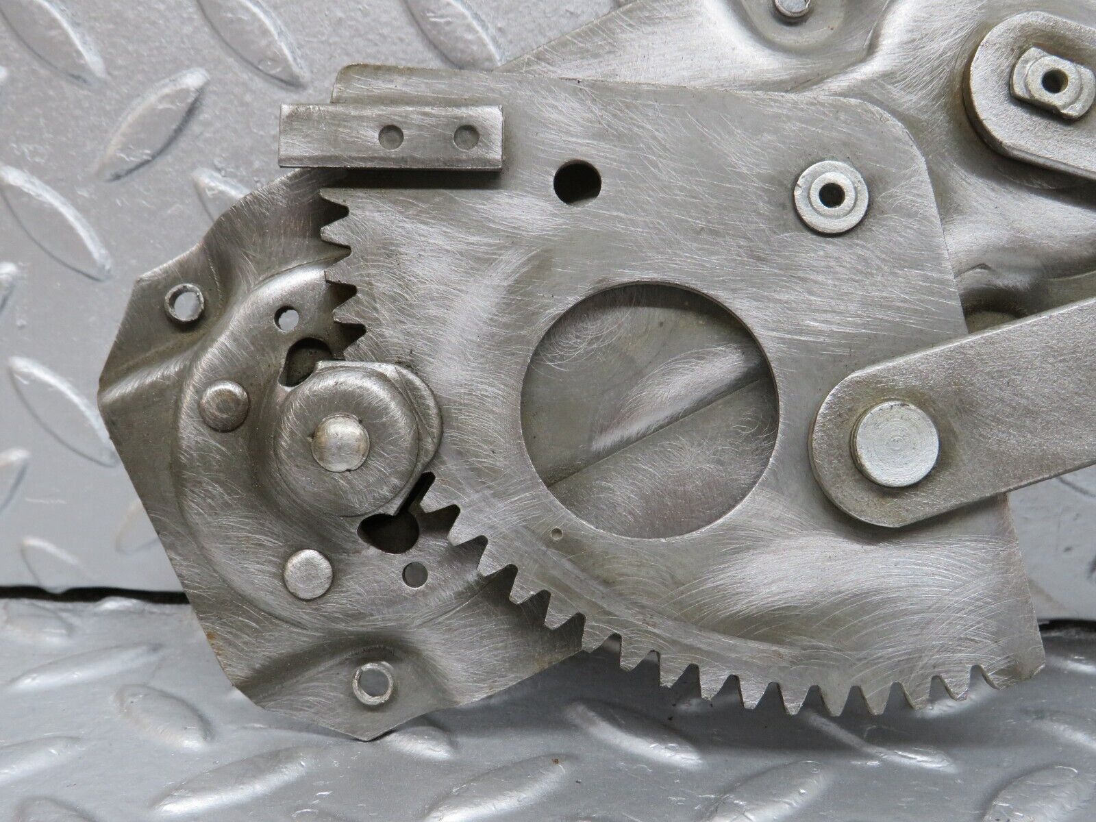 40357 Mercedes-Benz W110 230 Front Right Manual Window Regulator