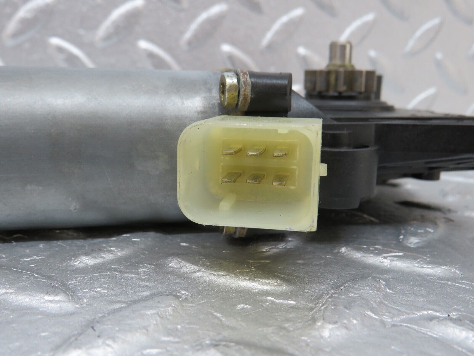 34701 Mercedes-Benz W210 320E Front Right Window Regulator Motor 0130821709