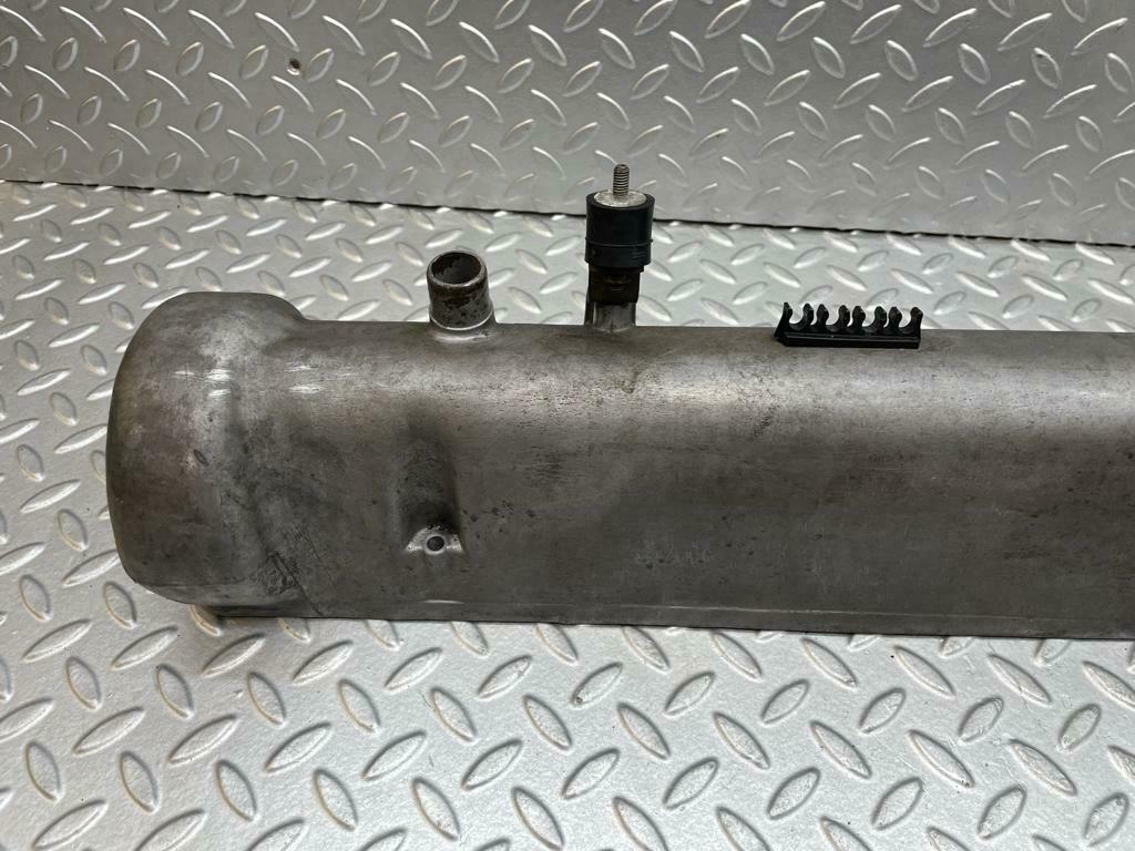 0008 Mercedes-Benz W116 350 SE Cylinder Head Valve Cover Left 1160161805