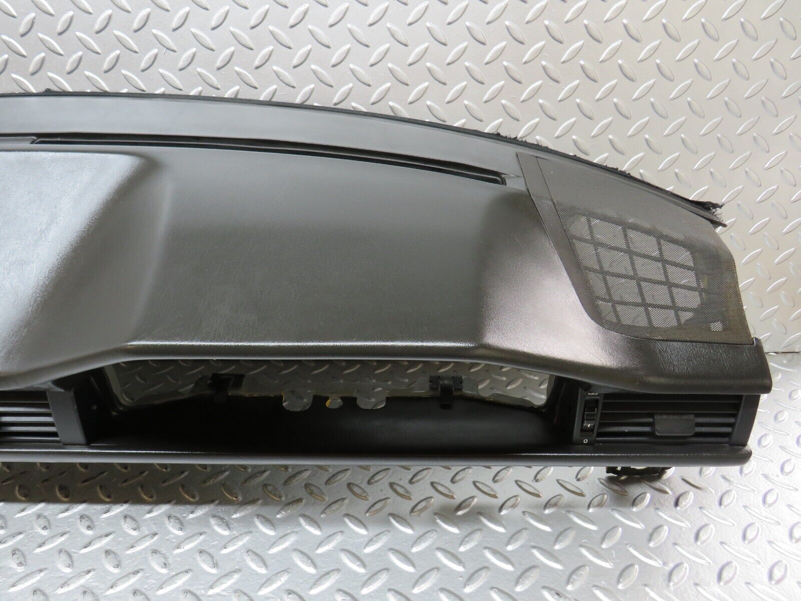 26620 Mercedes-Benz C124 220CE Coupe Dashboard Black