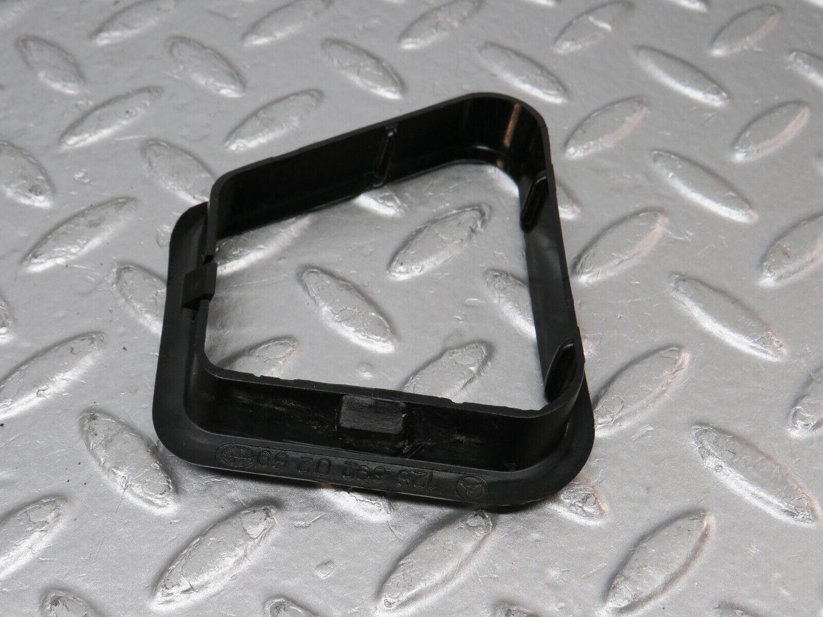 34319 Mercedes-Benz C126 380SEC Seat Belt Presenter Cover Trim 1266920259