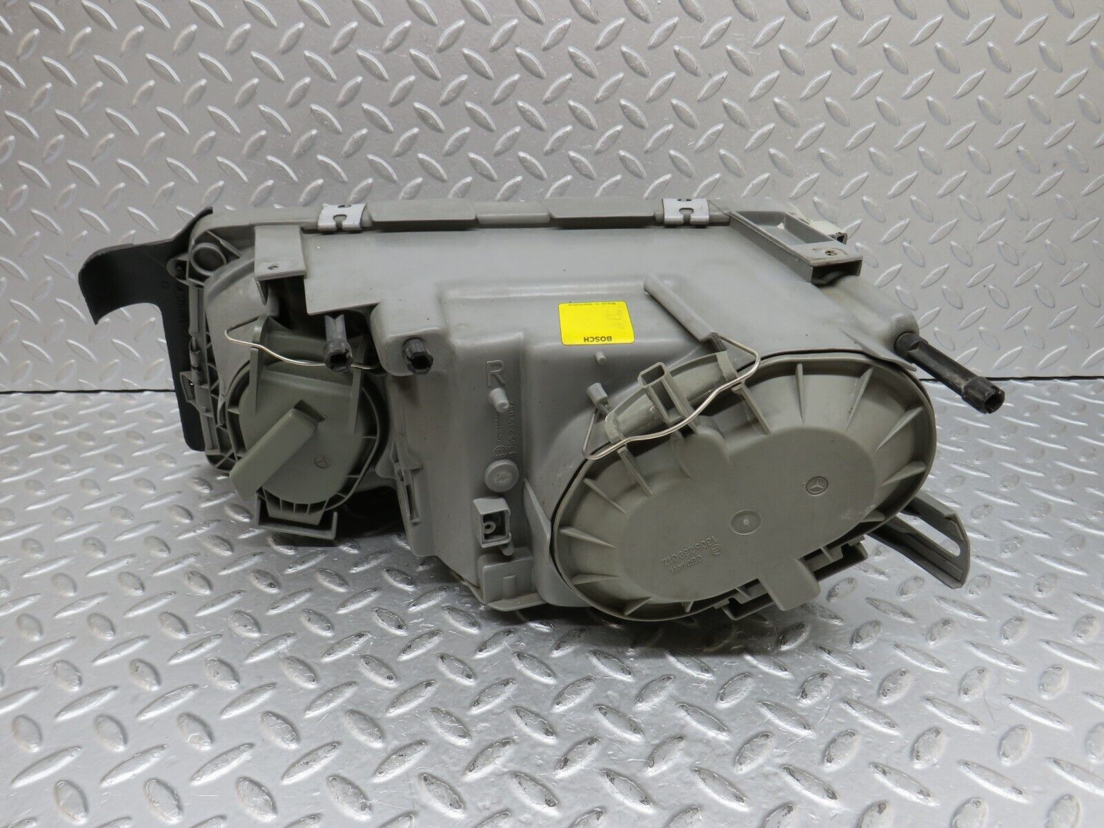 36377 Mercedes-Benz W126 420SE Headlight Bosch Right 1305235092 1305620454