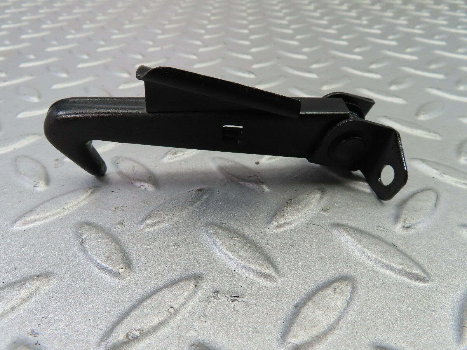 7478 Mercedes-Benz W116 450SE Bonnet Safety Latch