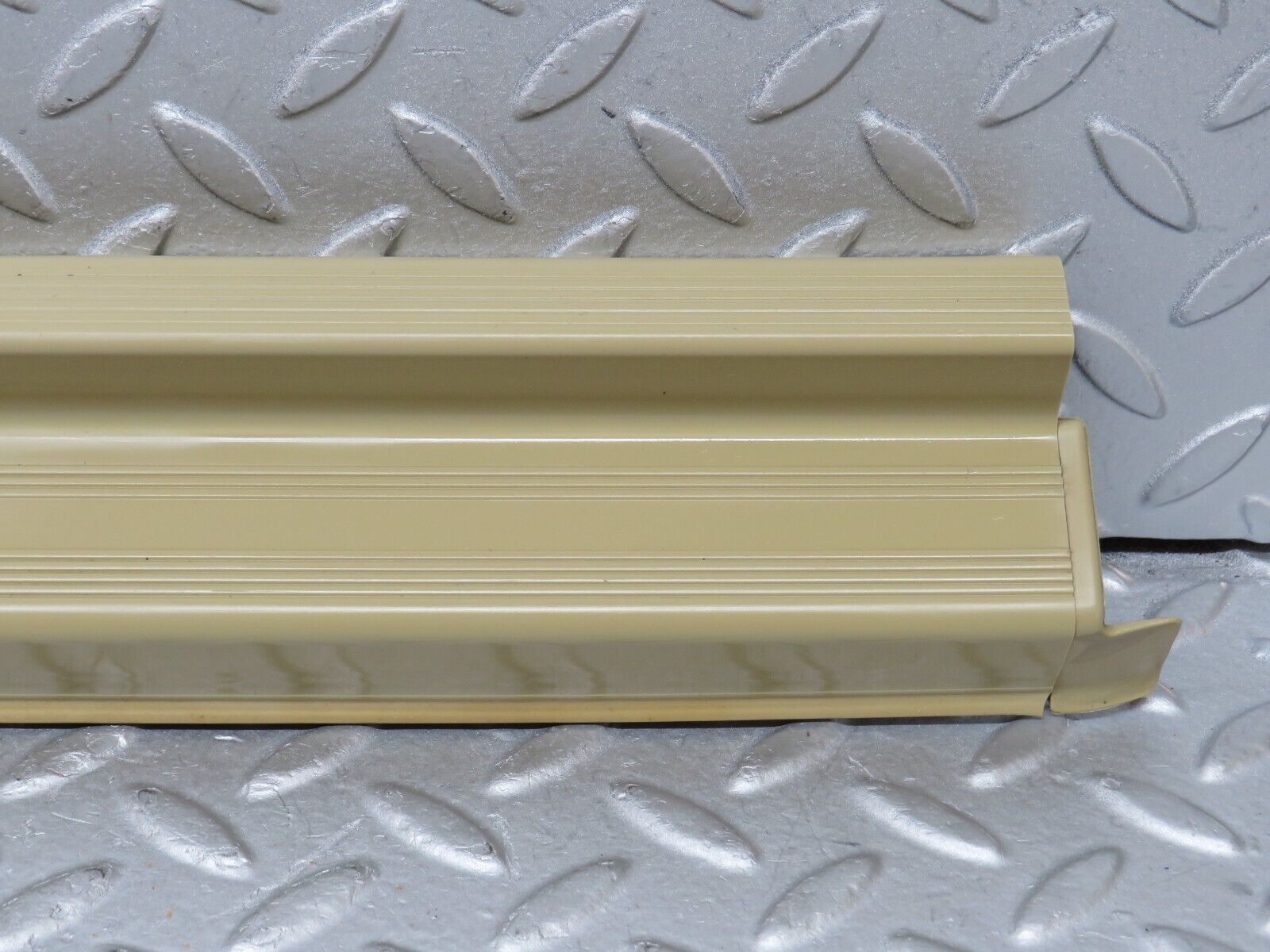 36494 Mercedes-Benz W201 190E 2.0L Front Right Door Sill Trim Beige