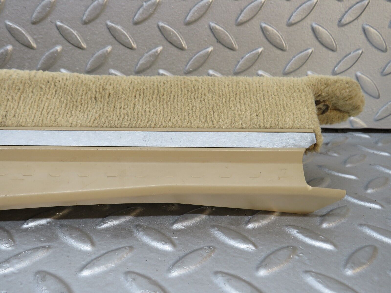38284 Mercedes-Benz R129 280SL Coupe Right Door Sill Cover Beige 1296800235