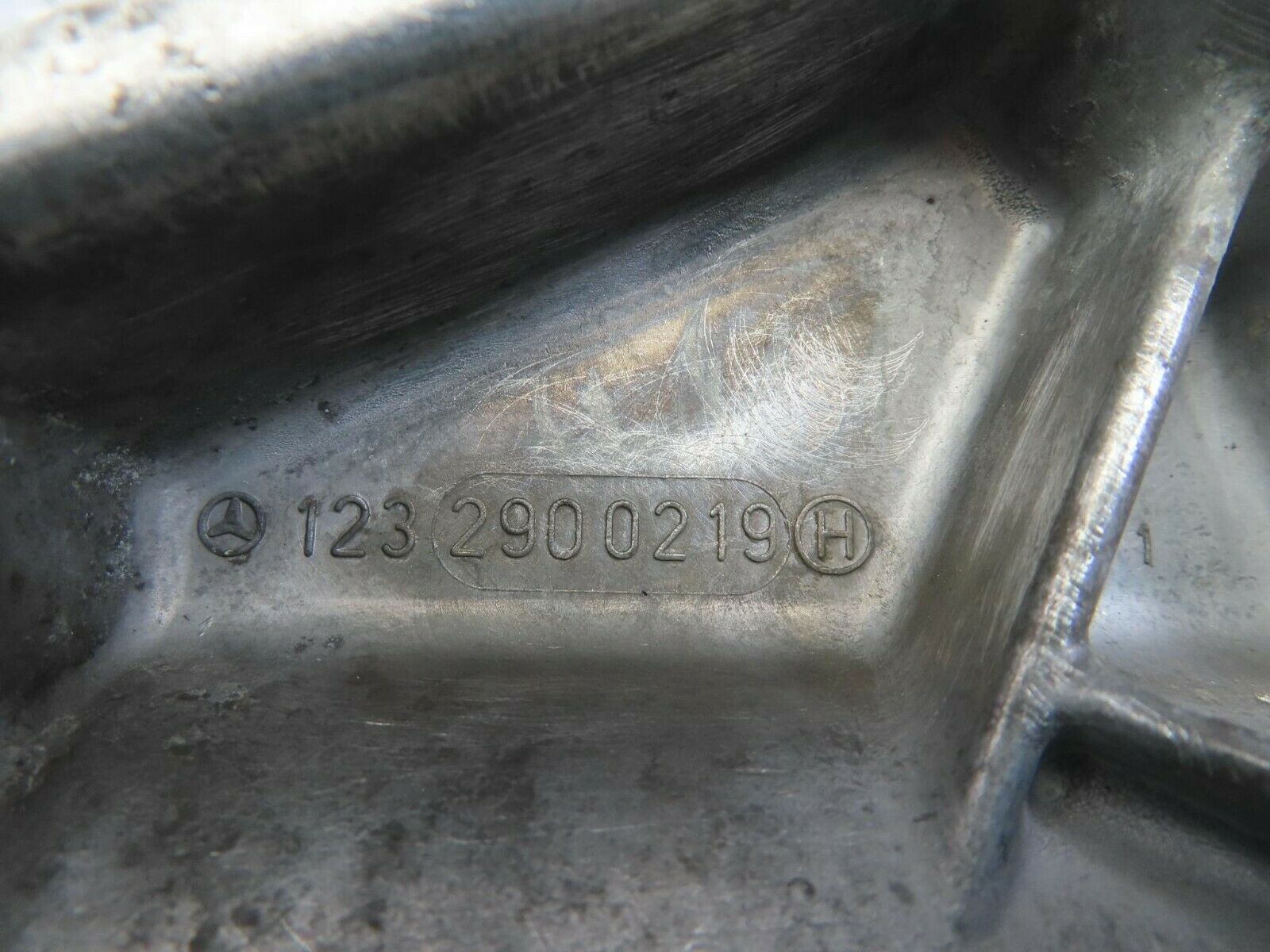 10084 Mercedes-Benz C123 230CE Coupe Brake Pedal Bracket Support 1232900219