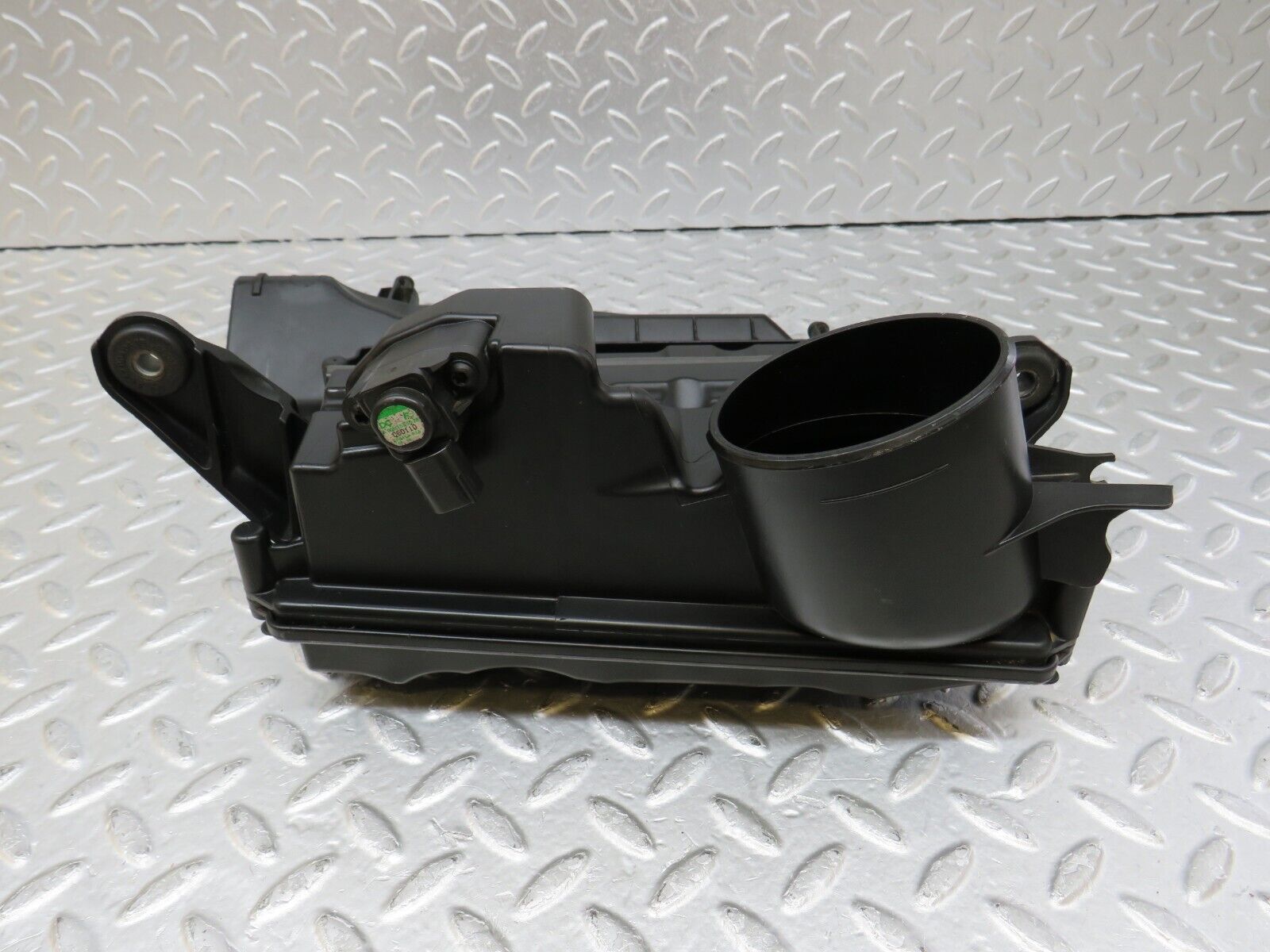 35116 Mercedes-Benz W221 Air Filter Box Housing 6420902101 0051535028