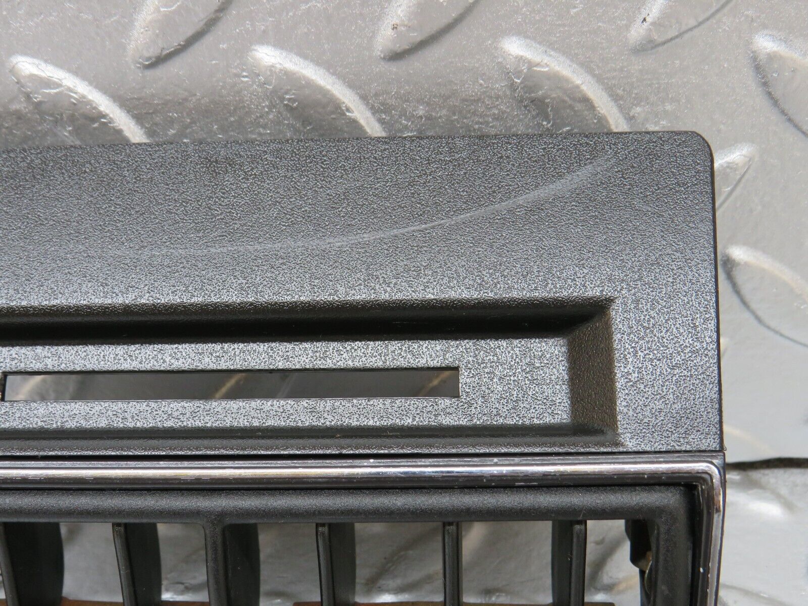 34339 Mercedes-Benz C126 380SEC Coupe Centre Console Air Vent 1268300013