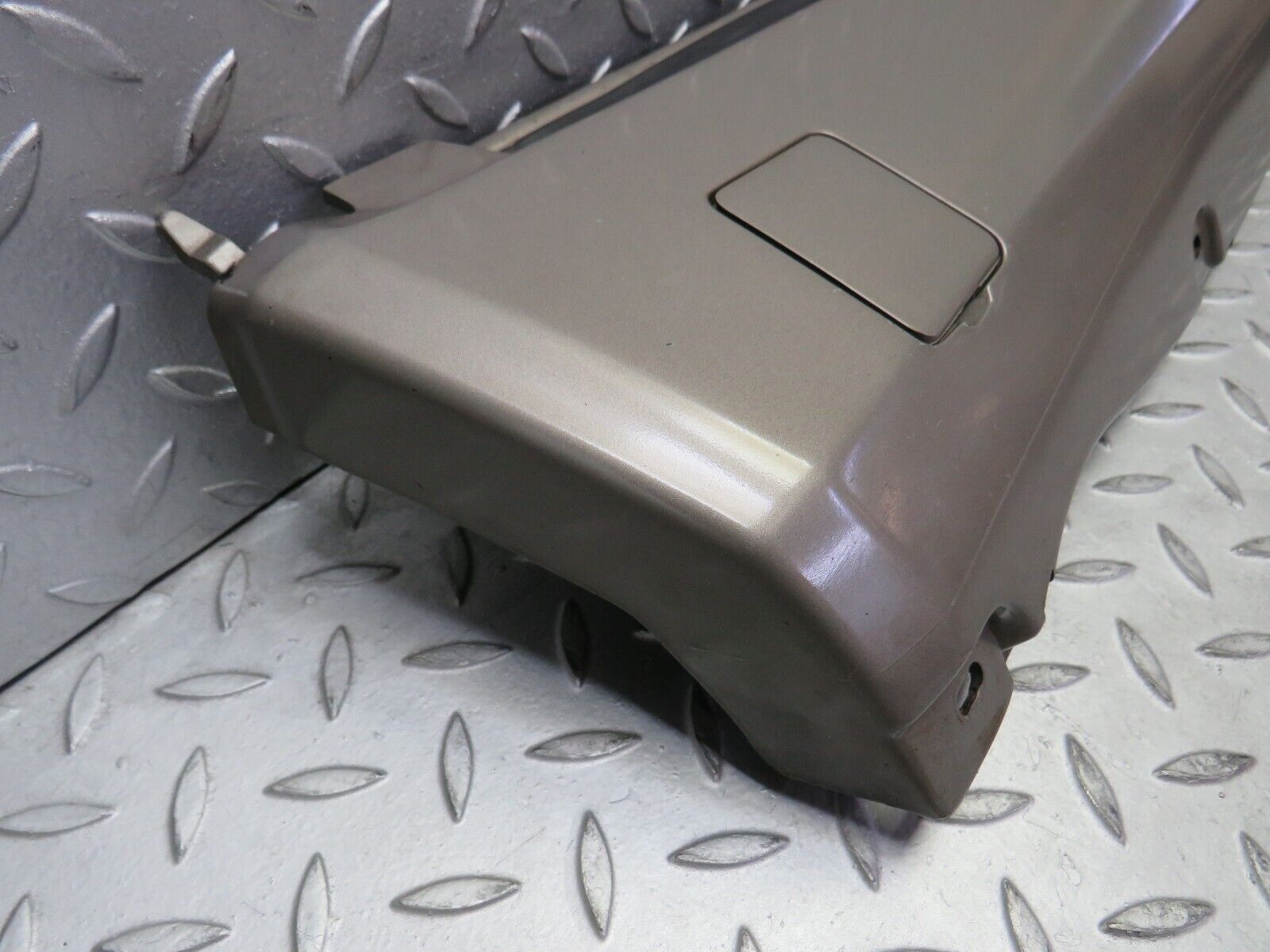 36606 Mercedes-Benz W201 190E 2.0L Side Skirt Left 2016906340 2016981030 2016981230