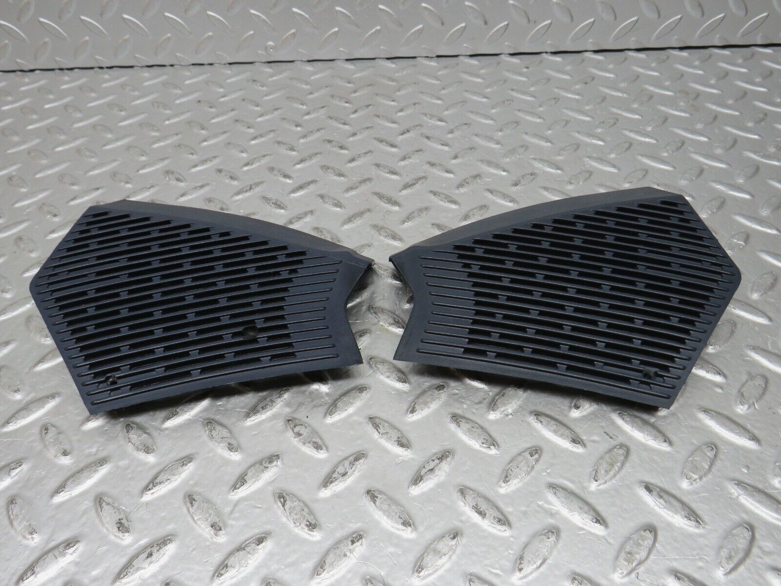 31979 Mercedes-Benz W123 230E Dashboard Speaker Covers 1236802707 1236802807