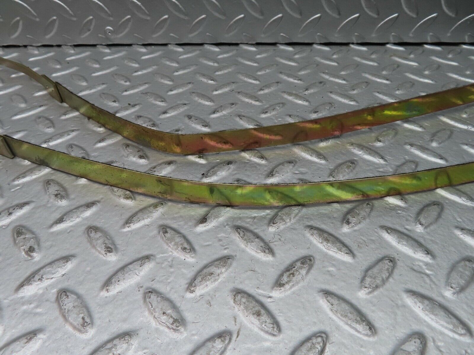 21333 Mercedes-Benz W123 230E Heater Box Holder Strap