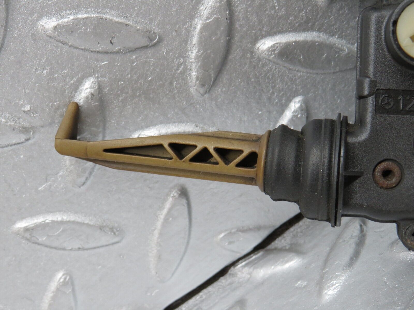 38106 Mercedes-Benz A124 320E Cabriolet Suspension Roll Bar Axle Switch Left 1295401144