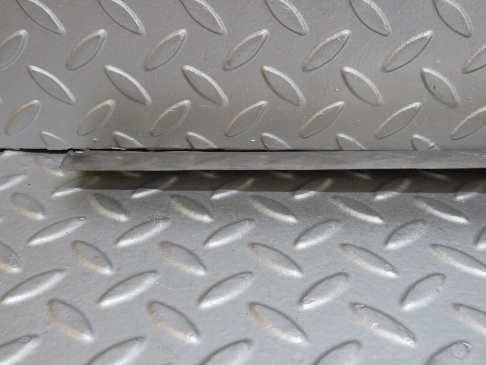 35767 Mercedes-Benz W108 Front Left Door Sill Chrome