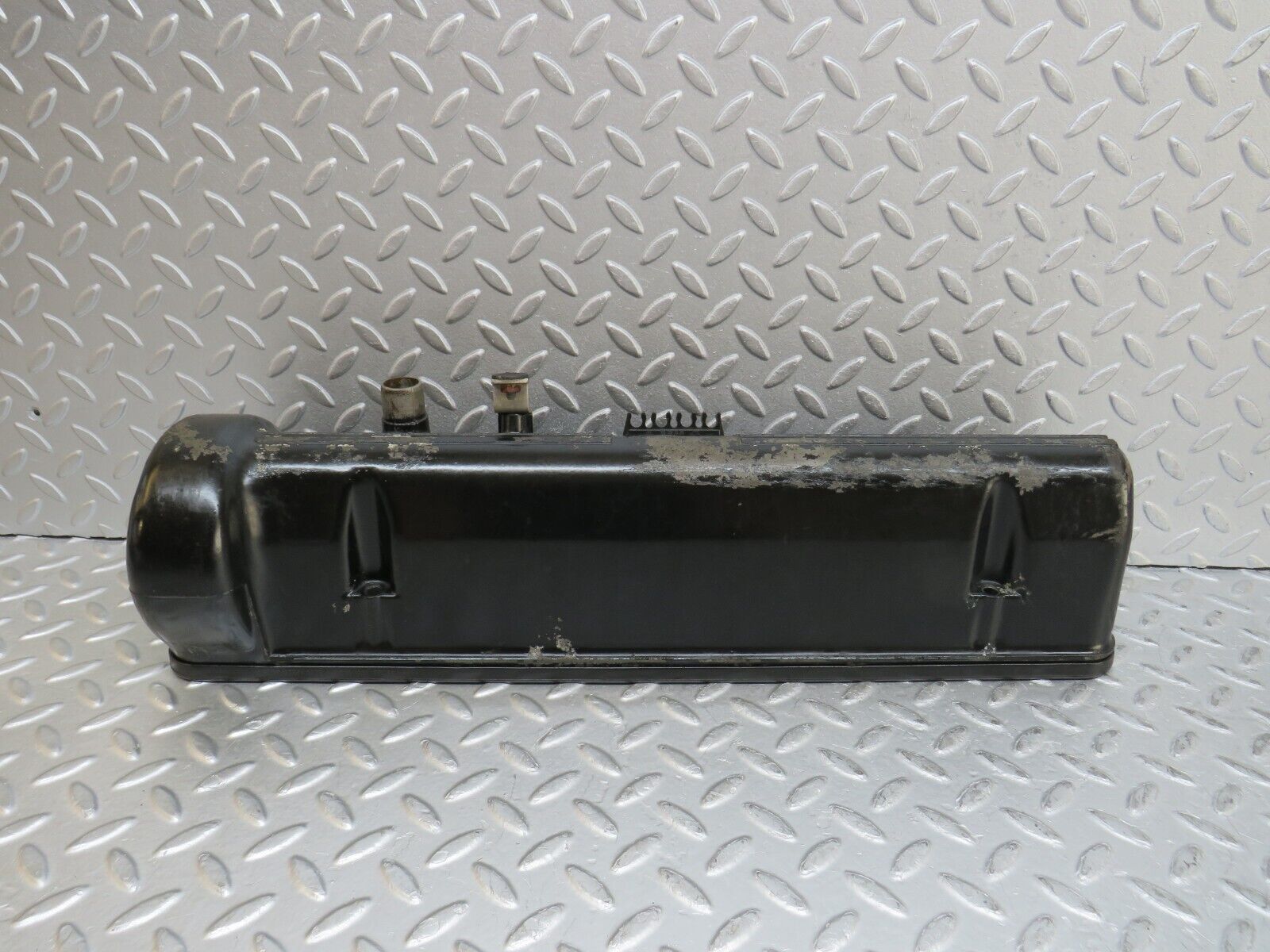 37167 Mercedes-Benz C126 420SEC Coupe Cylinder Head Valve Cover Left 1170160605