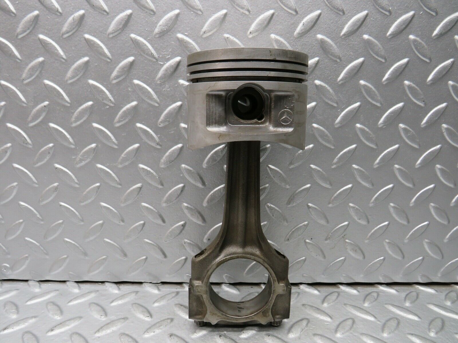 21747 Mercedes-Benz W126 300SE Piston With Connecting Rod 88.475 mm