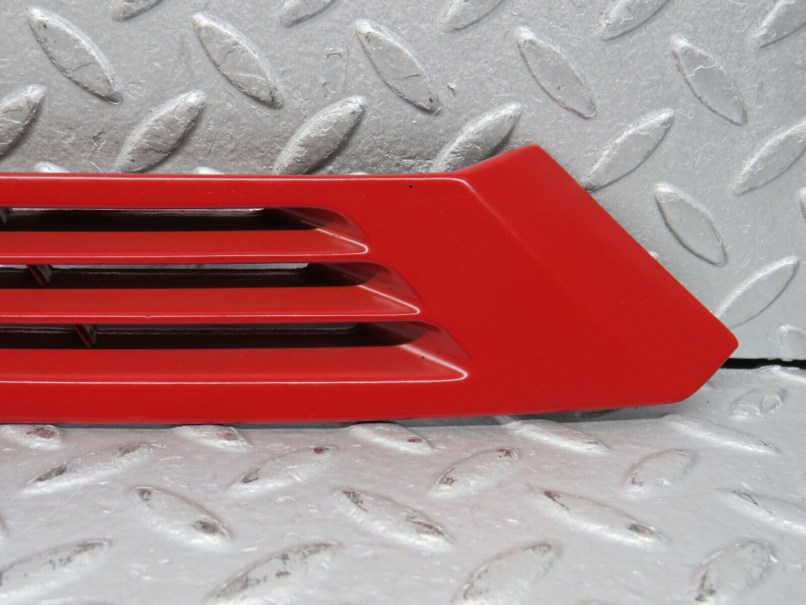 38735 Mercedes-Benz W201 190E 2.6L C Pillar Exterior Cover Left Side 2016980189