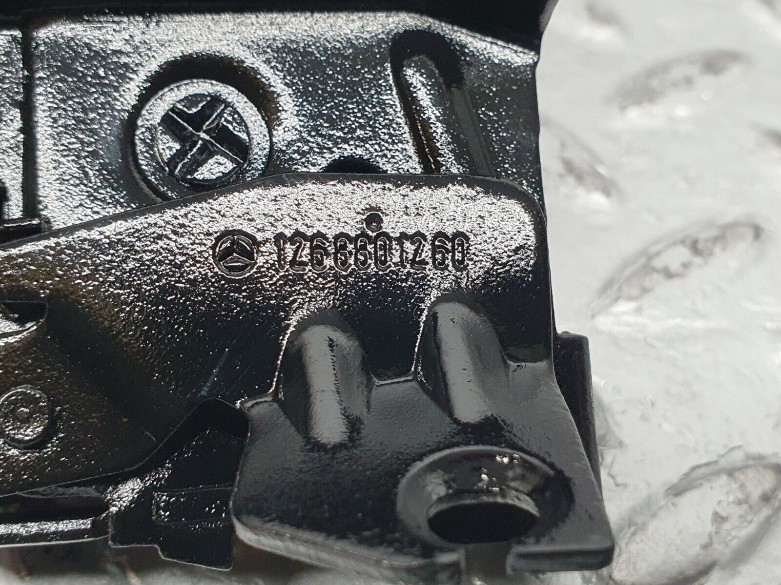 41150 Mercedes-Benz W126 300SE Lock Catch Right Side 1268801260