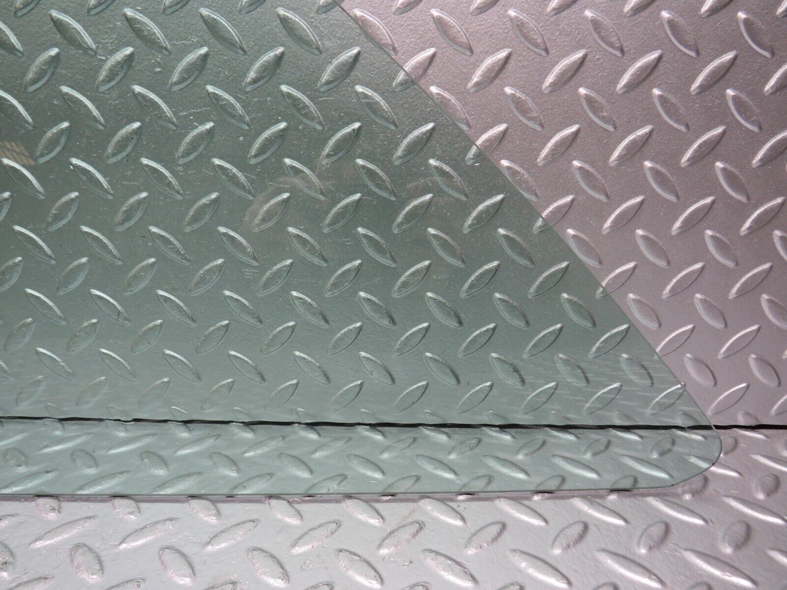 31449 Mercedes-Benz S124 220TE Wagon Rear Left Trunk Quarter Window Glass