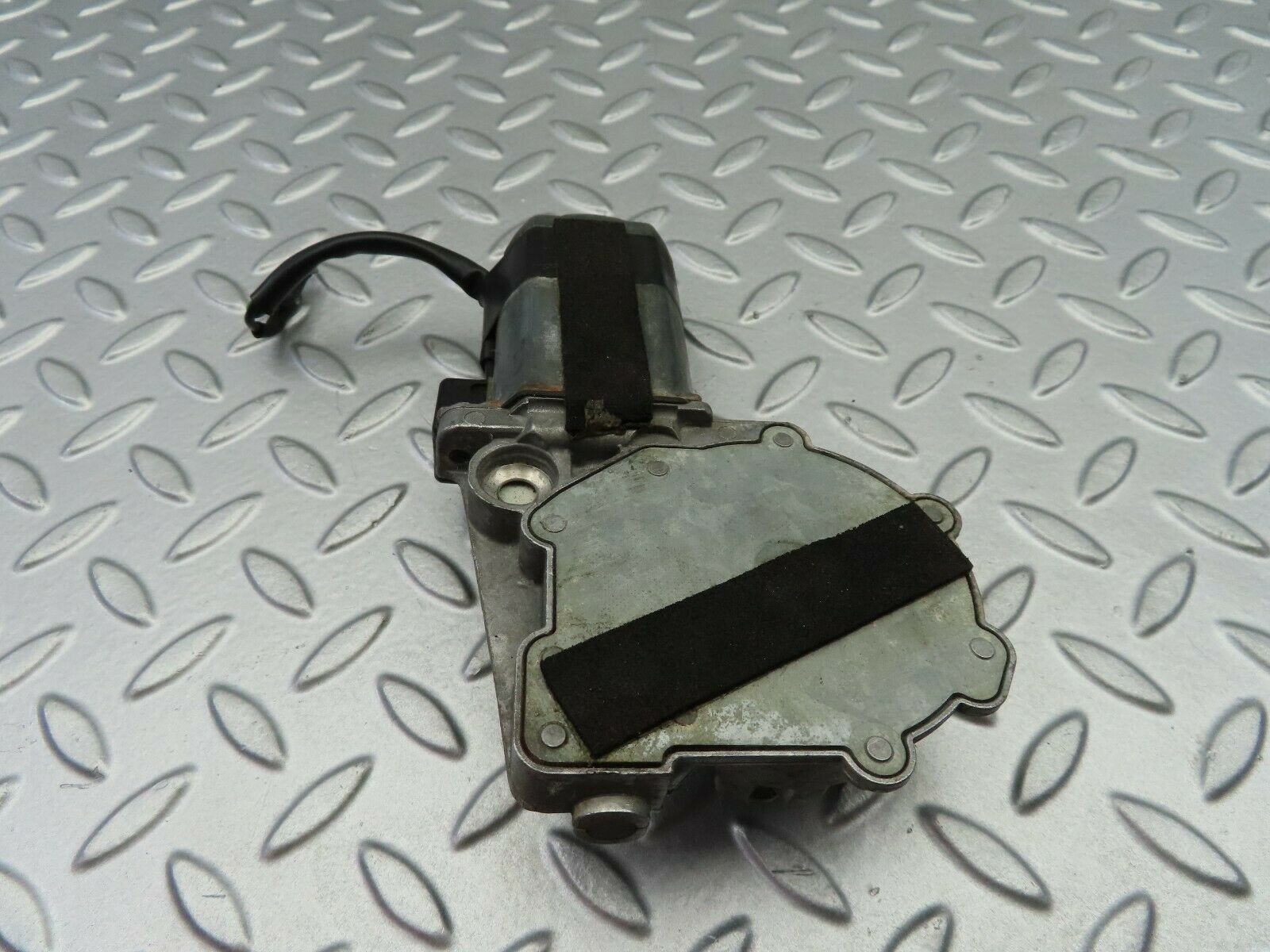 6621 Mercedes-Benz S124 E220 Wagon Front Left Window Regulator Motor