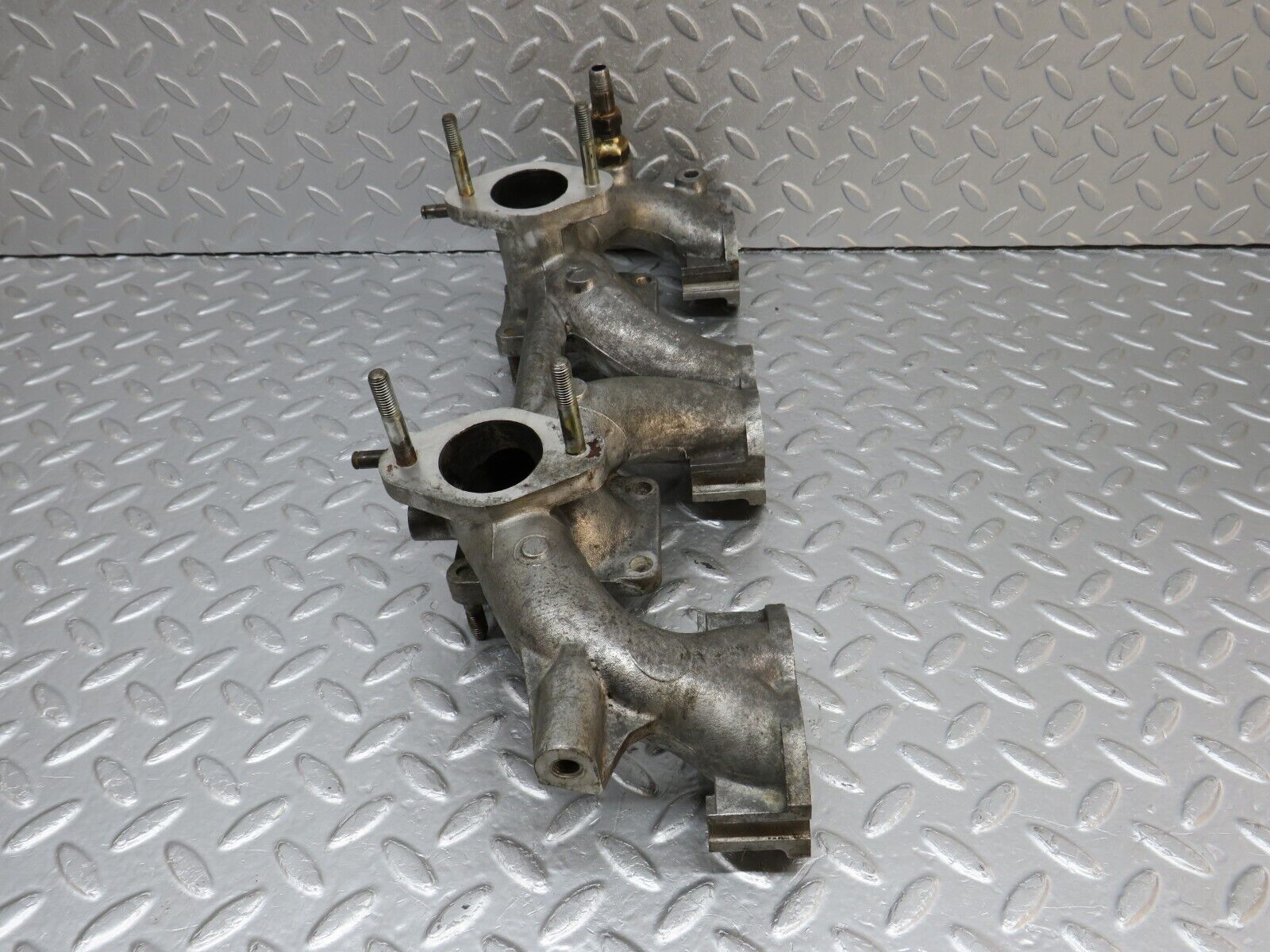 40354 Mercedes-Benz W110 230 Intake Manifold 1801413301