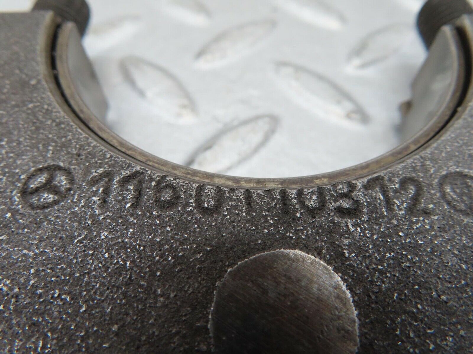 16544 Mercedes-Benz C107 350SLC Coupe Crankshaft Bearing Holder Block 1160110312