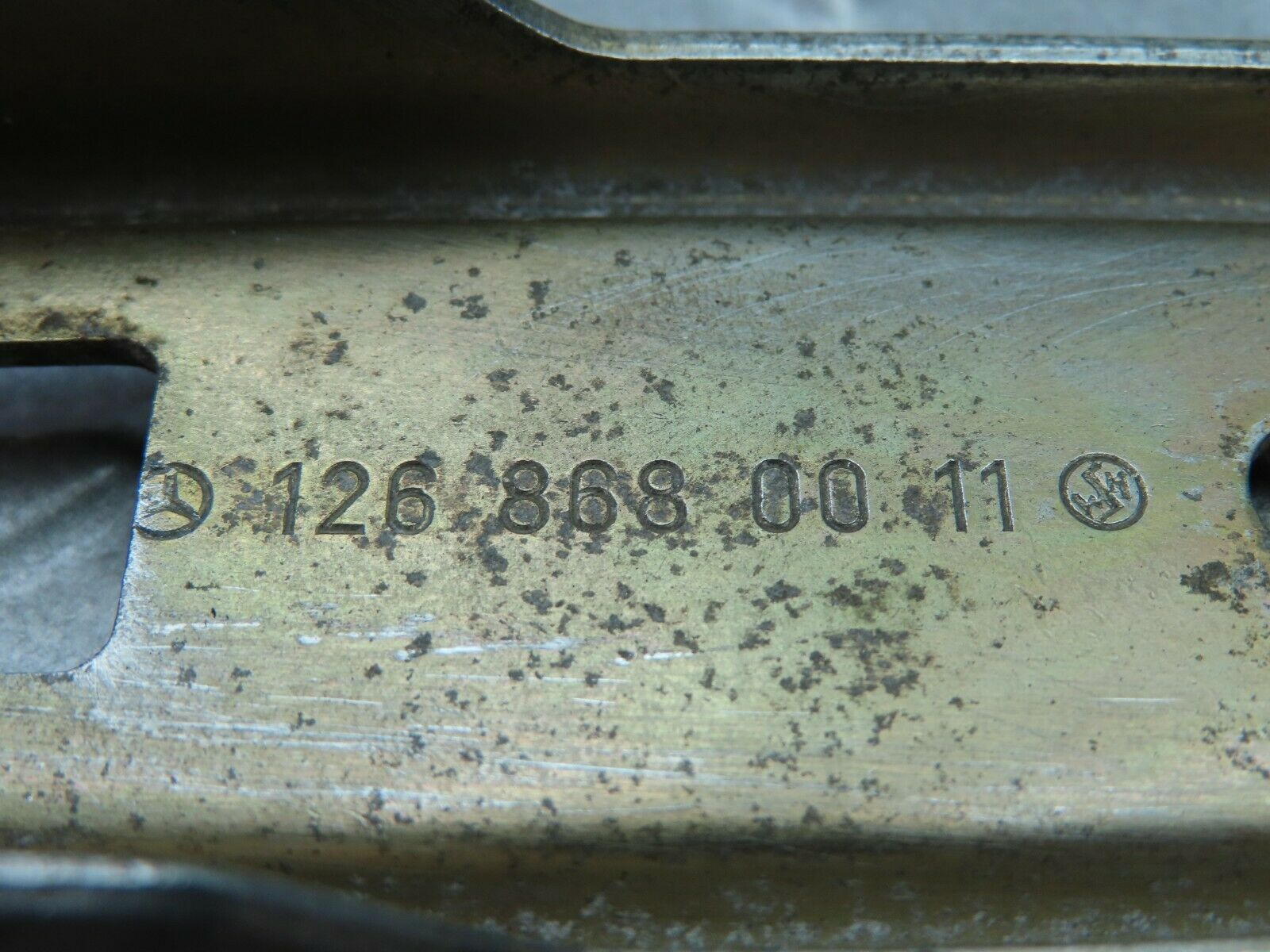 6239 Mercedes-Benz W126 380SE Seat Belt Adjuster Rail 1268680011