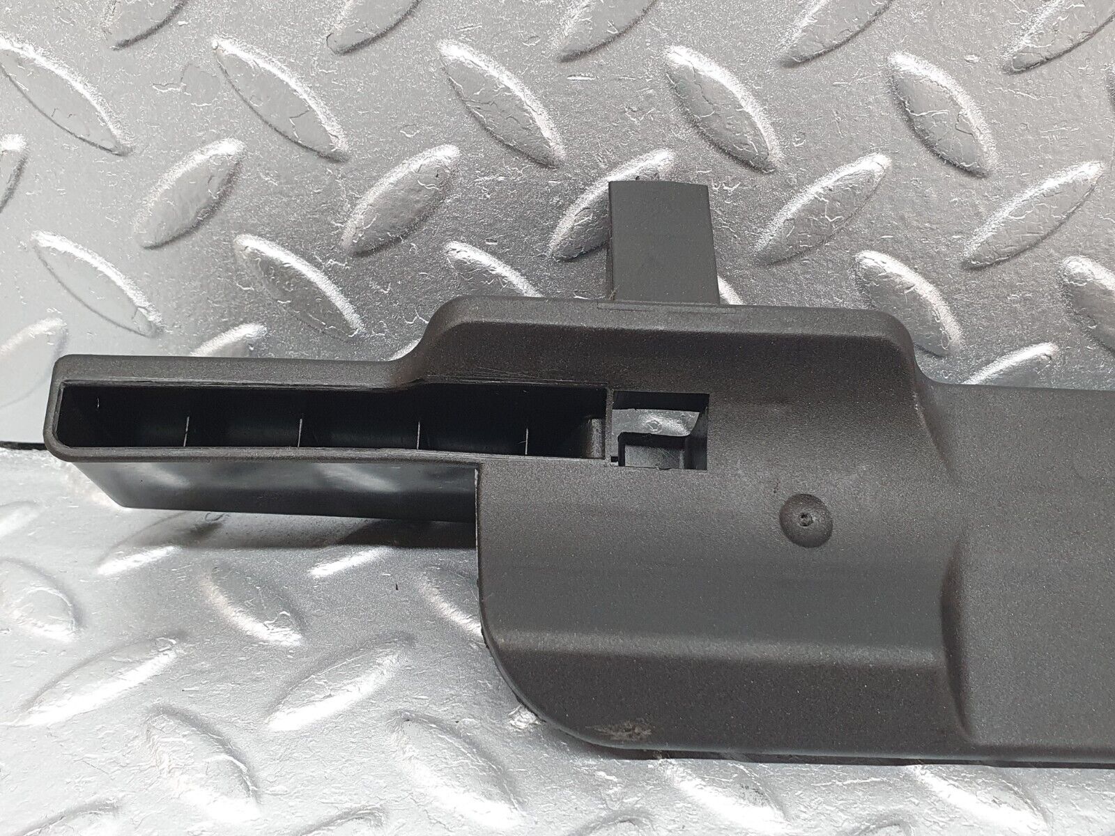 41020 Mercedes-Benz W126 300SE Seat Belt Cover 1268680839