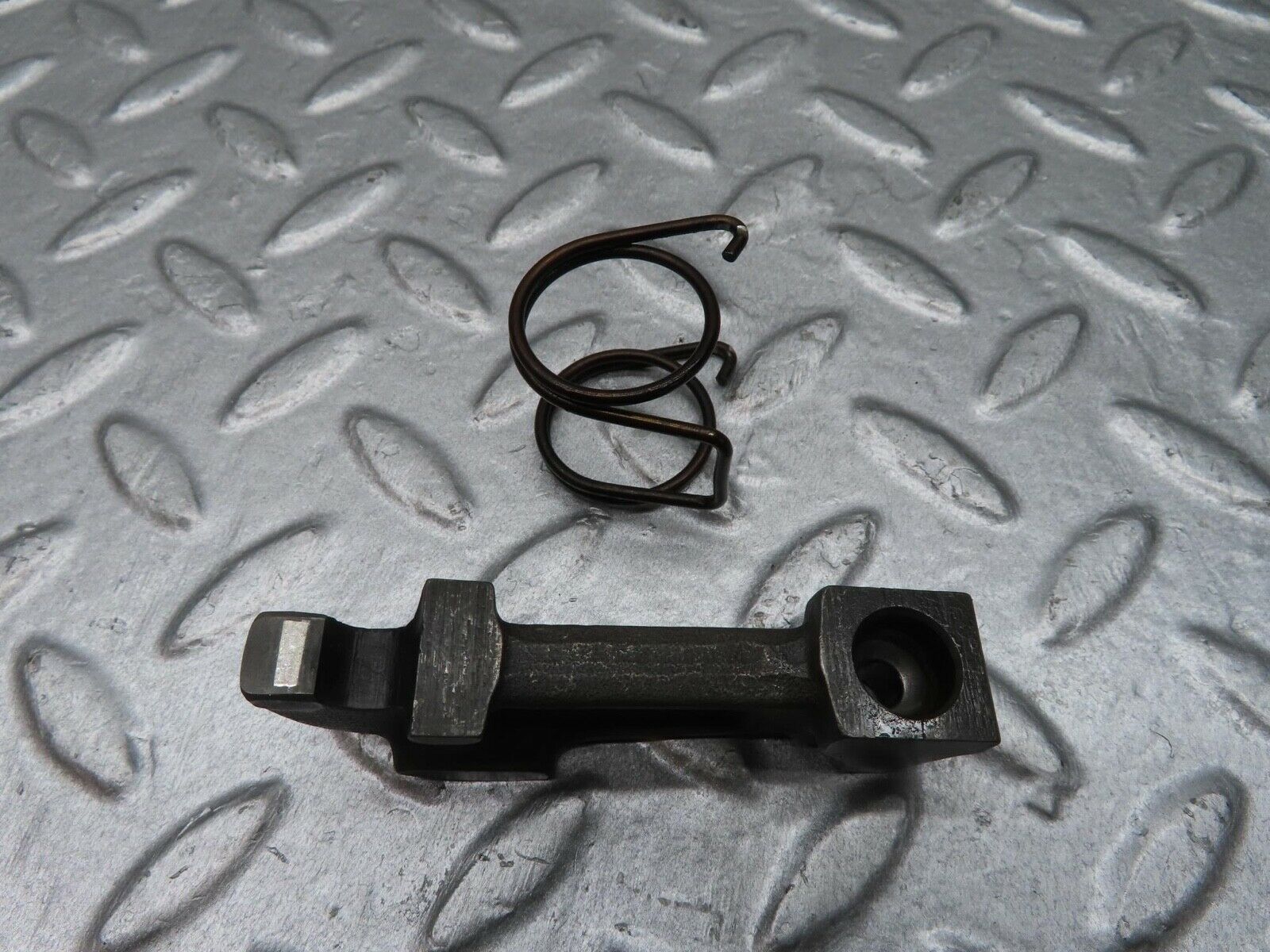 12865 Mercedes-Benz W111 220SE Valve Rocker Arm With Retaining Spring