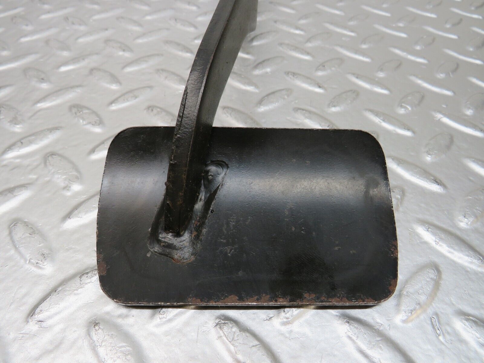 25509 Mercedes-Benz W123 200 Brake Pedal