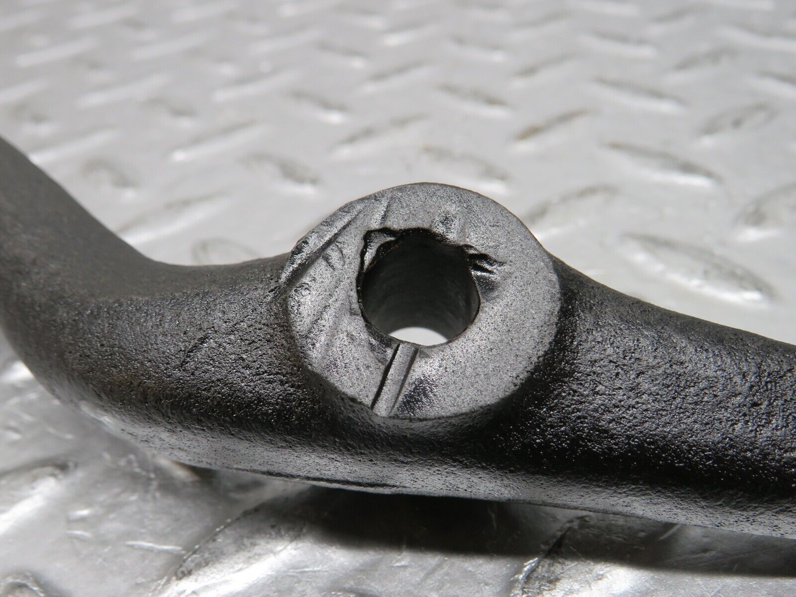 0382 Mercedes-Benz W116 Front Axle Steering Arm Right 1163321720