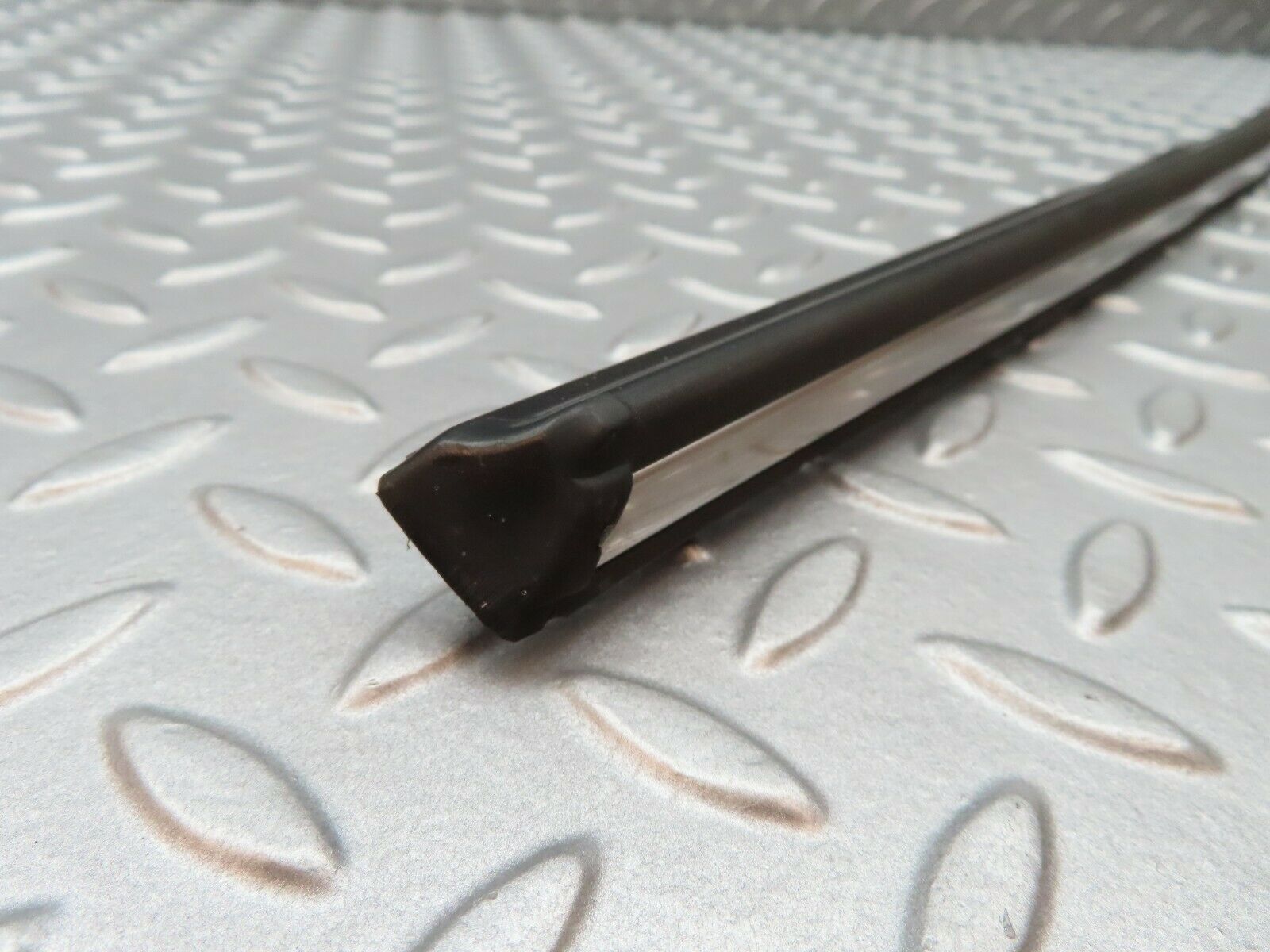 3695 Mercedes-Benz S123 200T Wagon Centre Door Chrome Trim Front Right