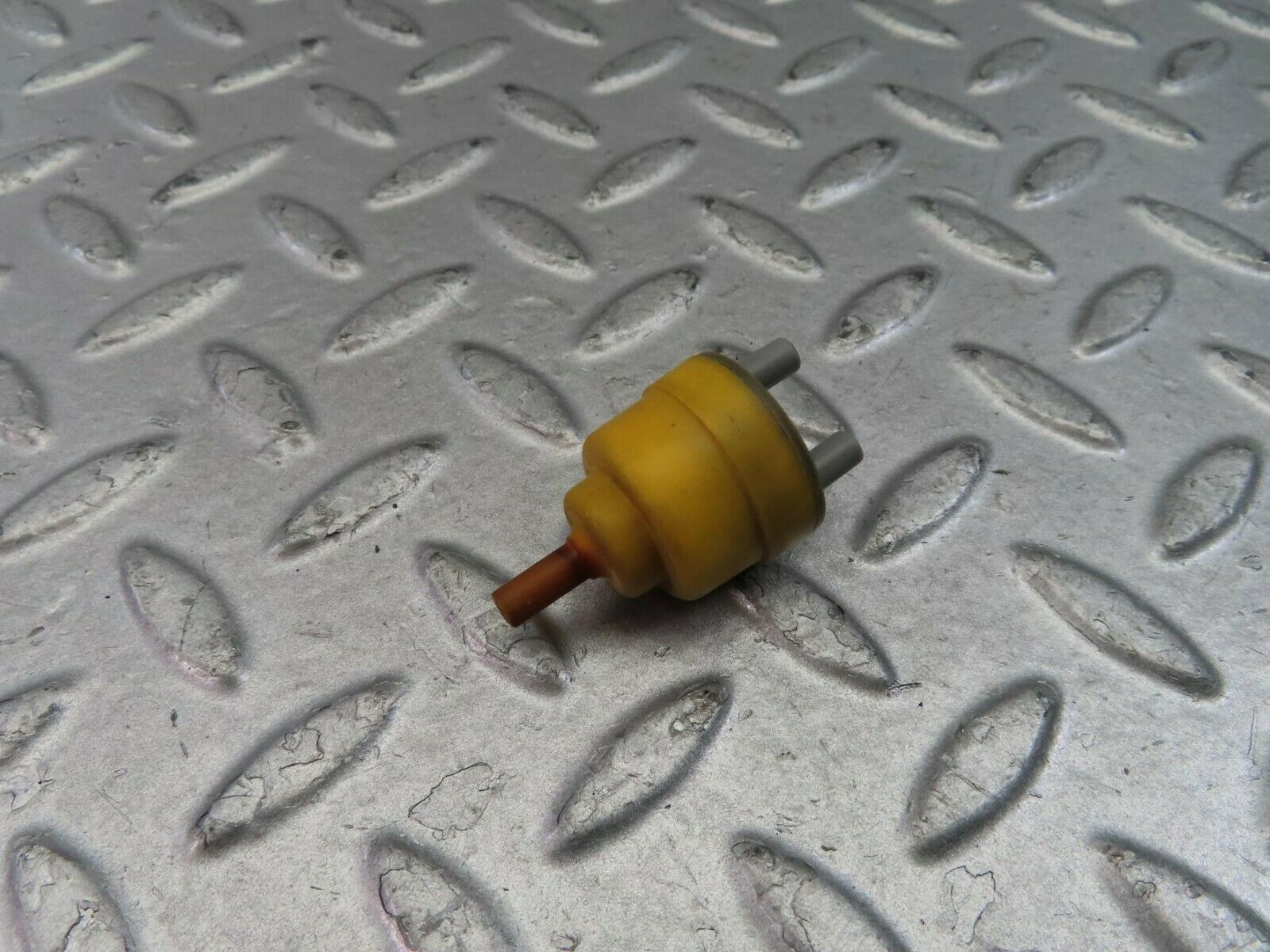 9738 Mercedes-Benz C123 280CE Coupe Vacuum Check Valve