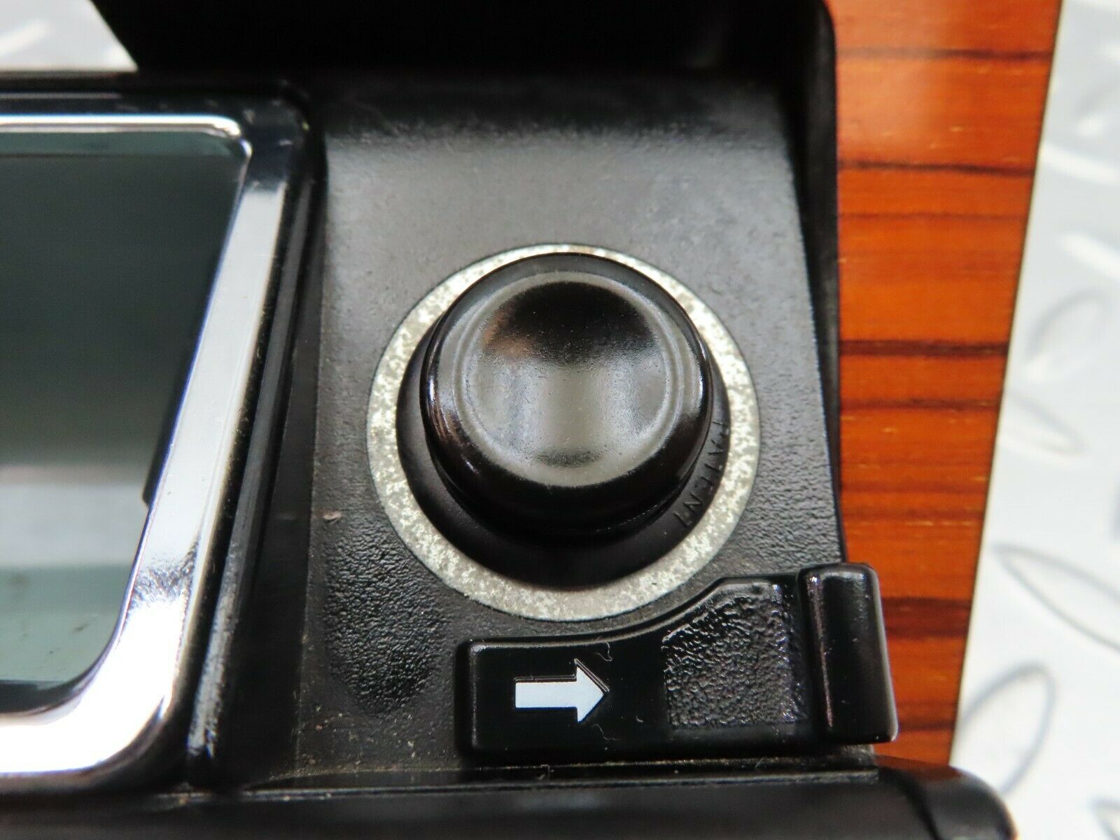 6448 Mercedes-Benz S124 E220 Wagon Centre Console Ashtray Wood Finish