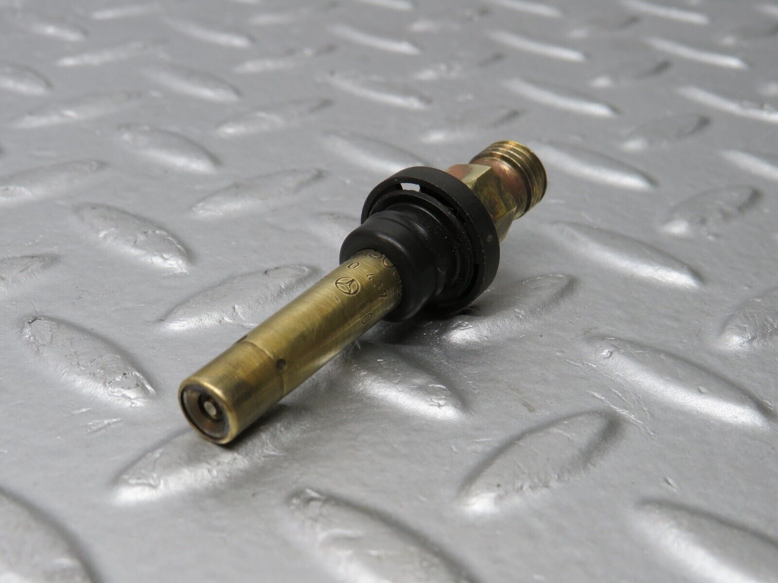 38901 Mercedes-Benz W201 190E 2.6L Fuel Injector Bosch 0000785623 0437502047