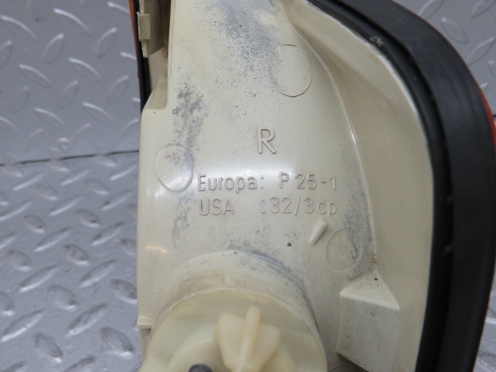 36176 Mercedes-Benz W126 420SE Indicator Light Front Right Bosch