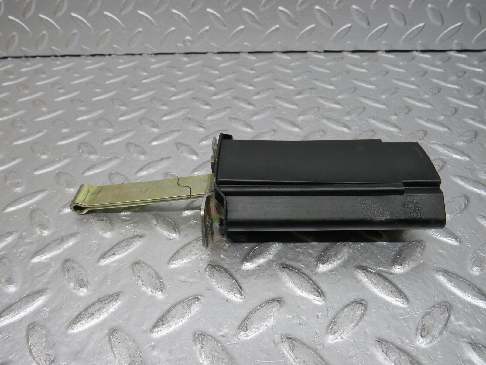 32439 Mercedes-Benz S124 300TE Wagon Door Safety Check Strap