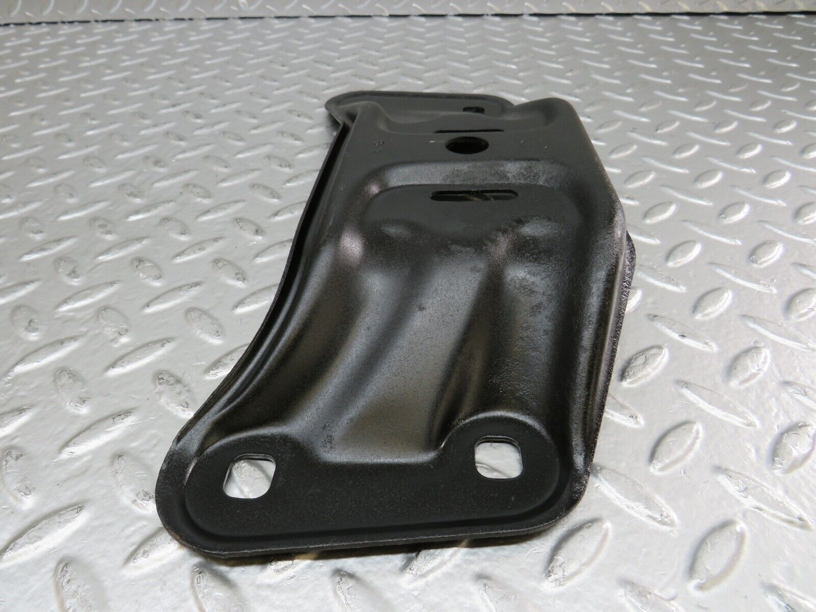 25306 Mercedes-Benz W201 190D Gearbox Mount Bracket