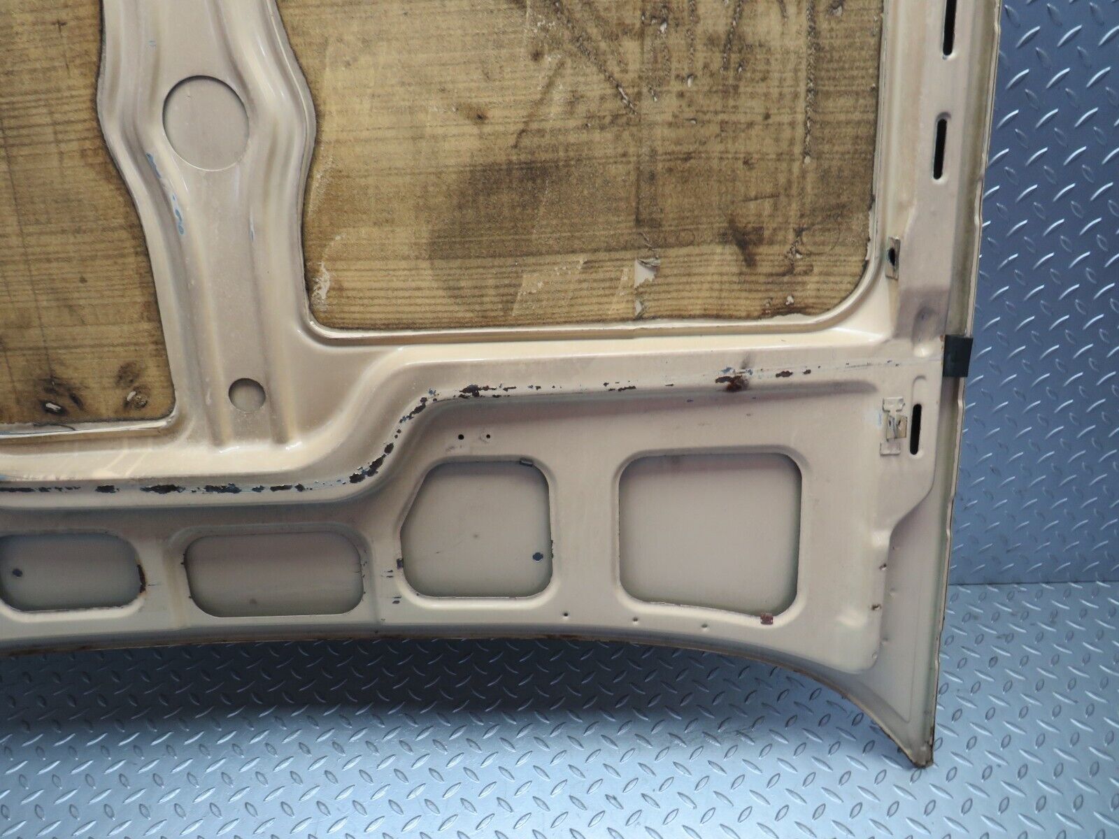 30037 Porsche 924 Bonnet