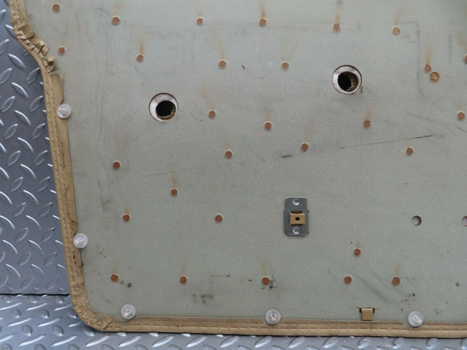 15467 Mercedes-Benz W123 230E Front Right Door Card Cream