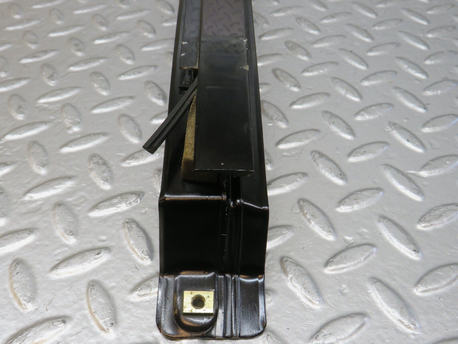 25060 Mercedes-Benz W140 S320 Rear Right Door Window Exterior Trim