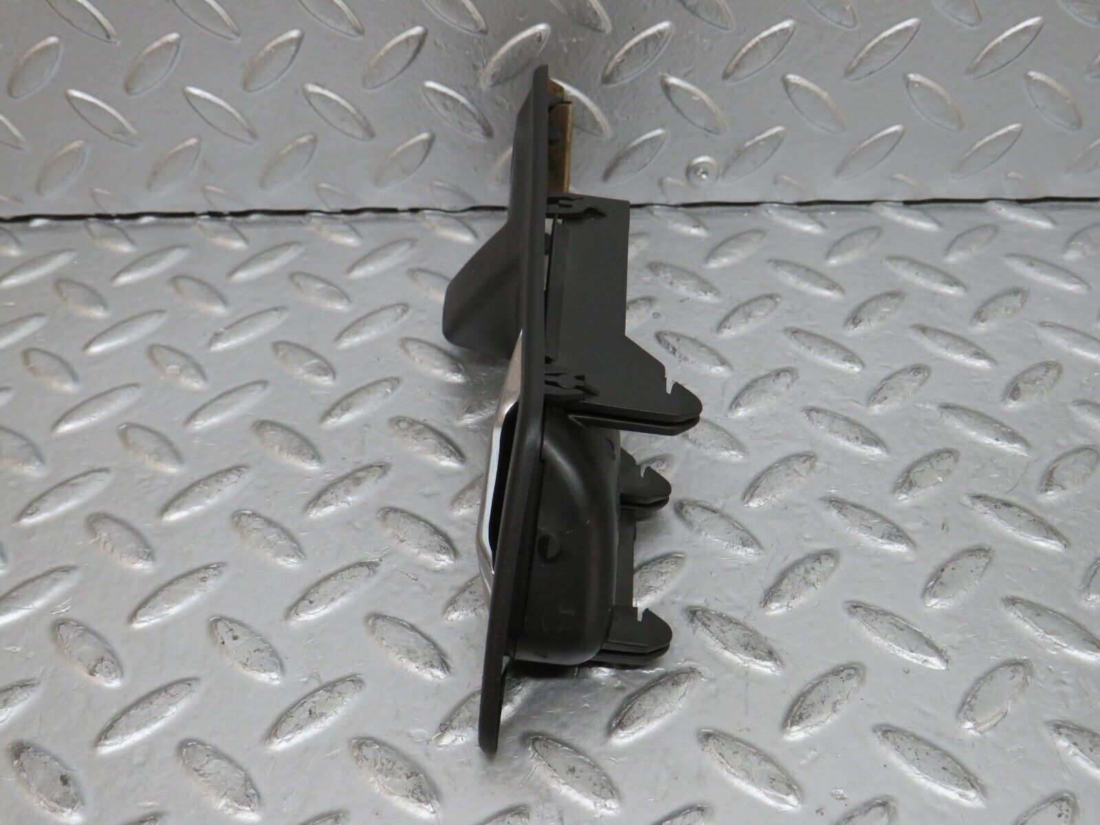 29350 Mercedes-Benz W124 230E Interior Door Handle Rear Left 1247600161