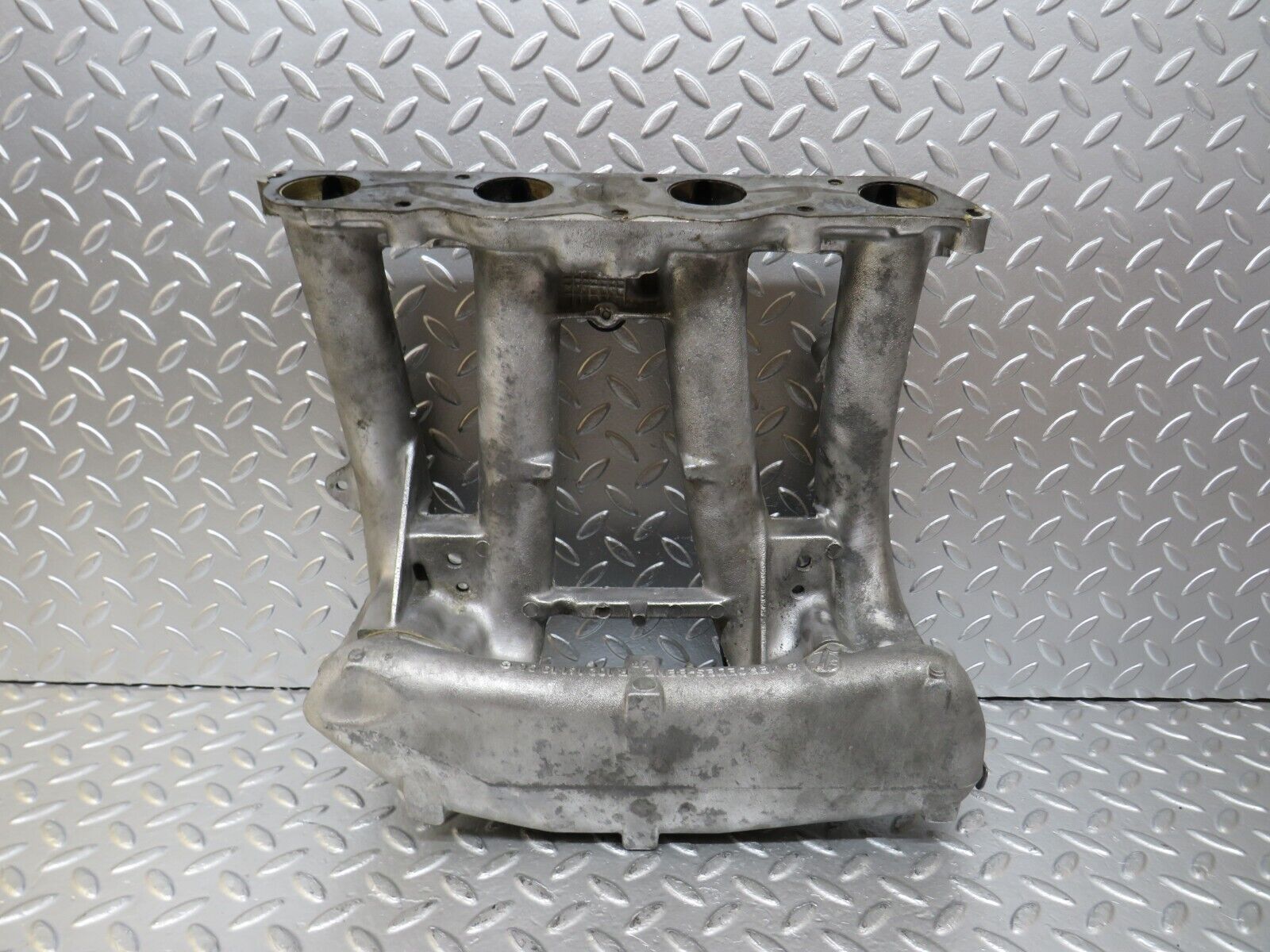 25713 Mercedes-Benz W201 Air Intake Manifold 1021413501