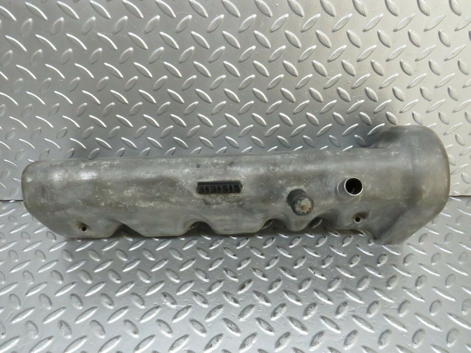 23857 Mercedes-Benz C107 450SLC Cylinder Head Valve Cover Left 1160163205