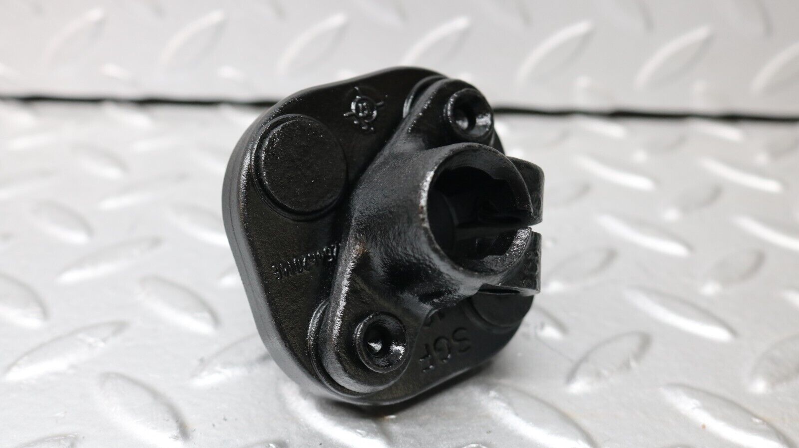 37243 Mercedes-Benz C126 420SEC Coupe Steering Column Lower Shaft Connector 12646201