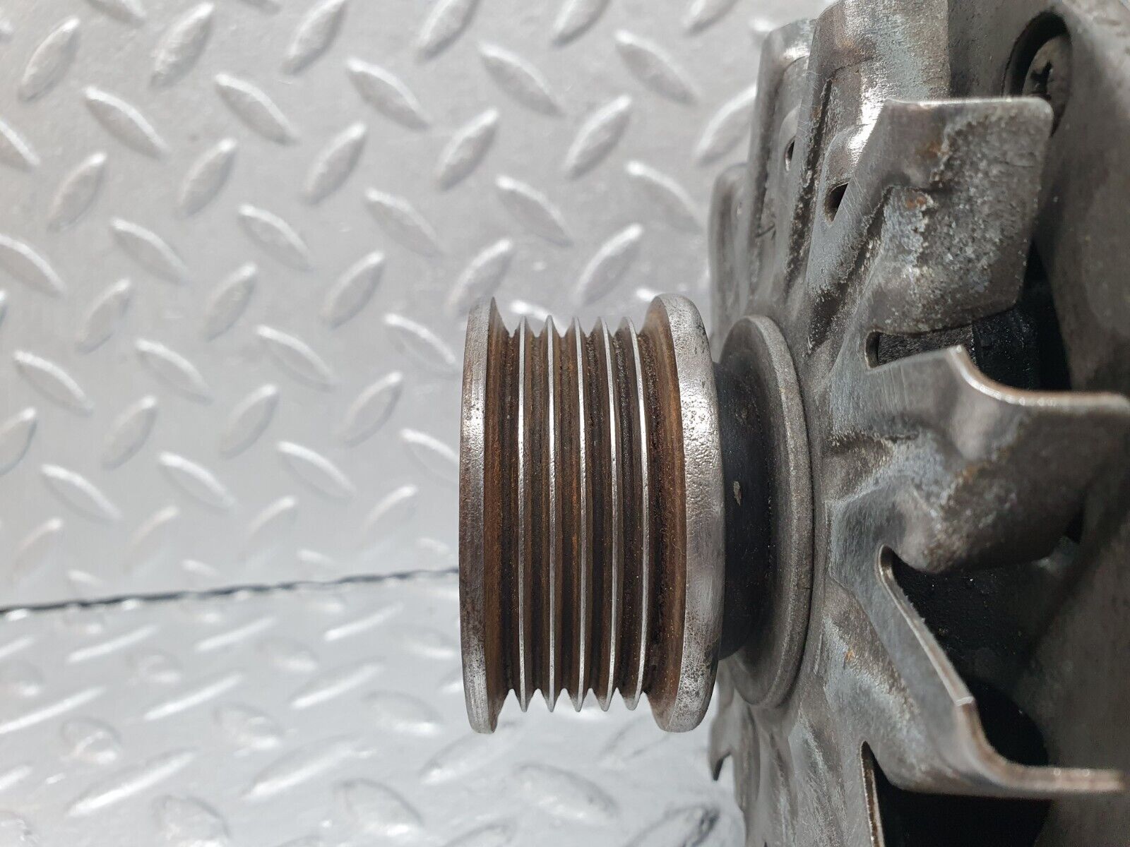 41445 Mercedes-Benz W124 200E Alternator Generator Bosch 0120489323 6011550115