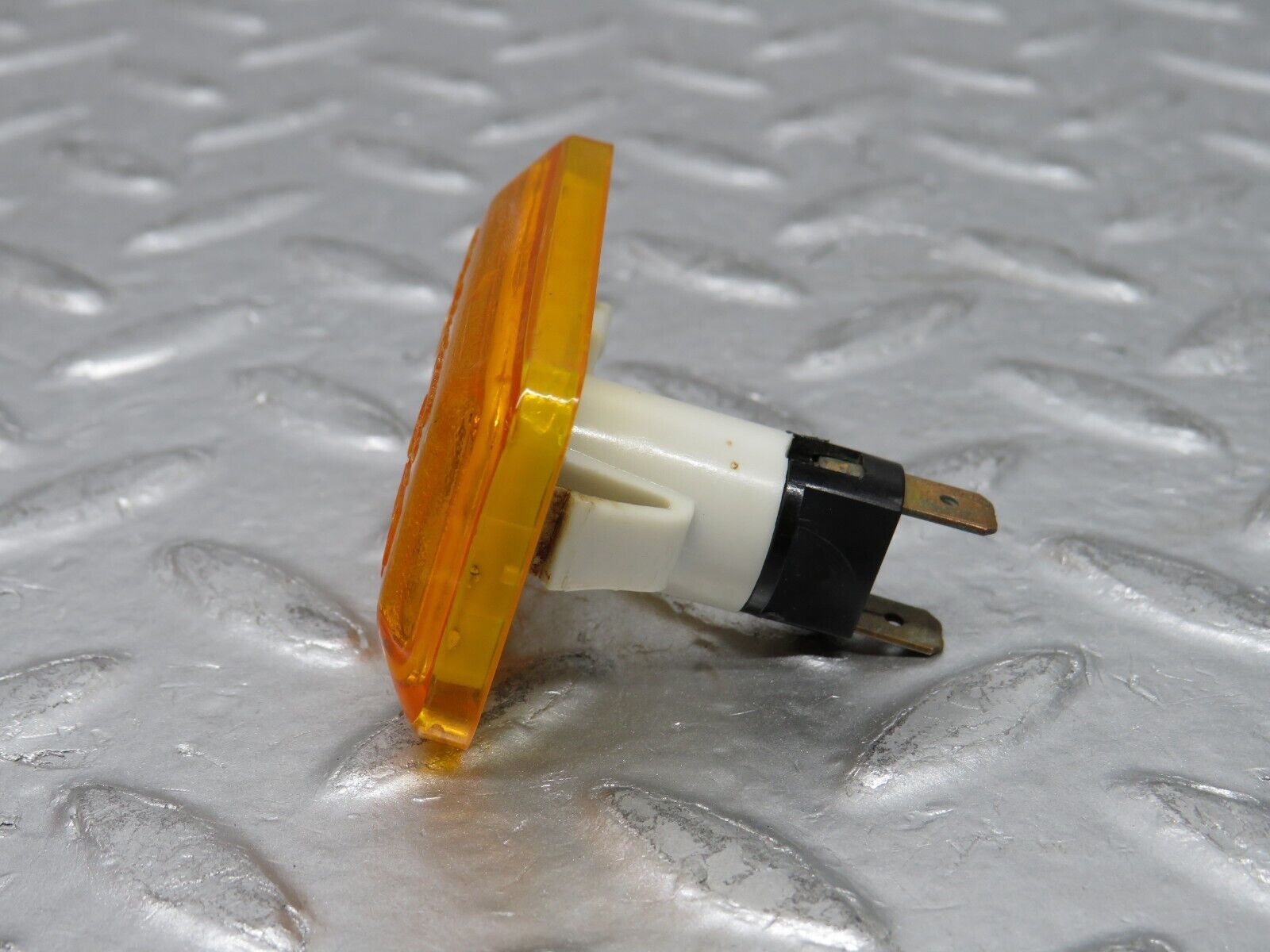 29978 Porsche 924 Wing Indicator Hella 161949117