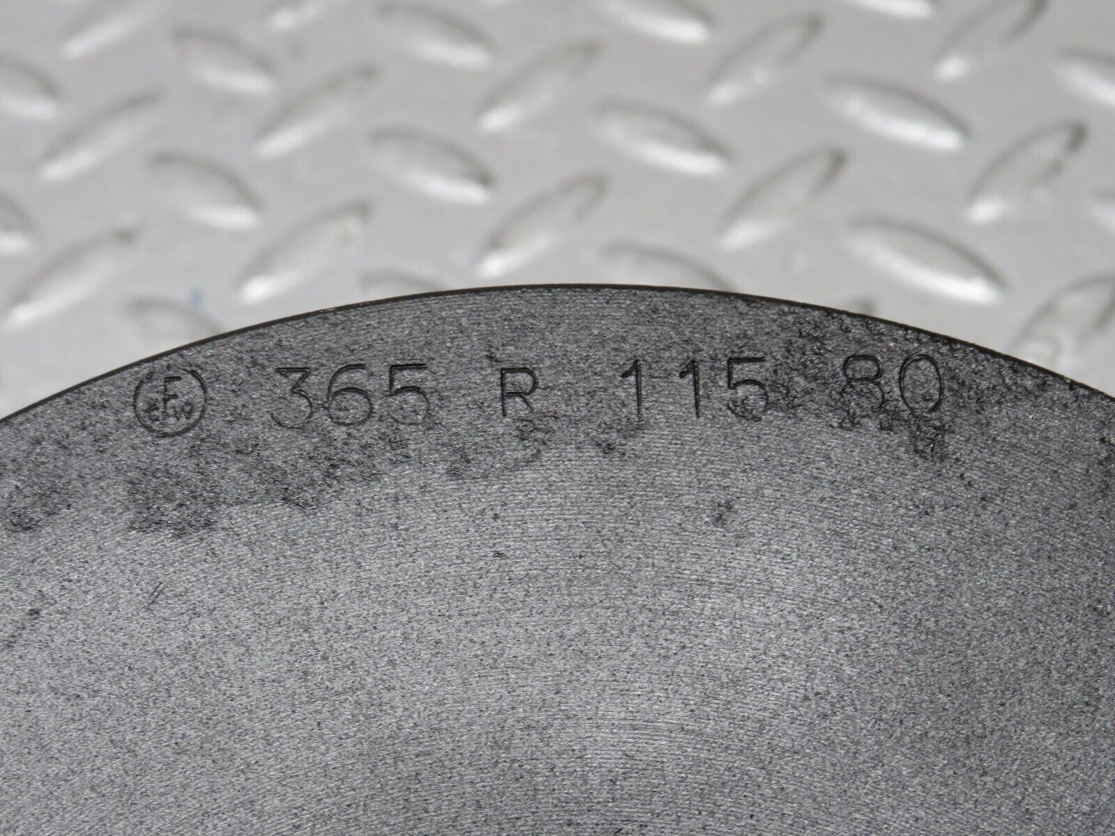 32909 Mercedes-Benz W123 300D Crankshaft Vibration Damper 365R11580