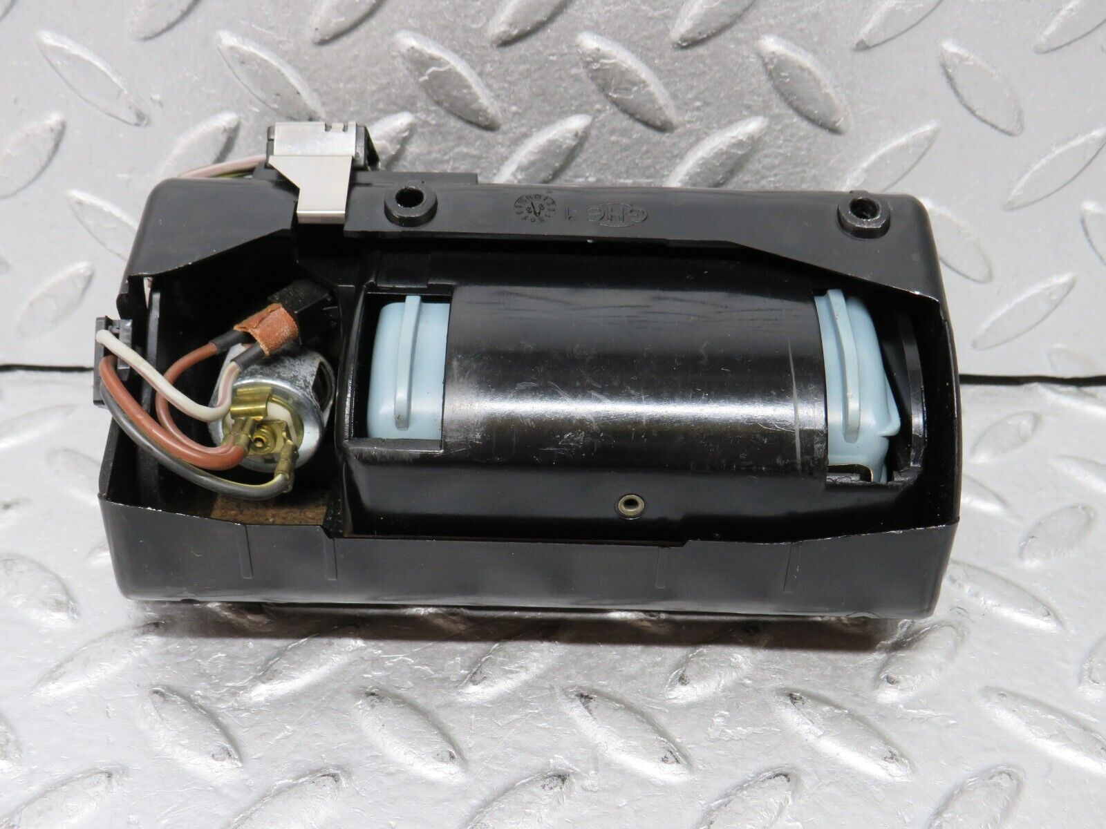 37925 Mercedes-Benz A124 320E Cabriolet Centre Console Ashtray Wood Finish