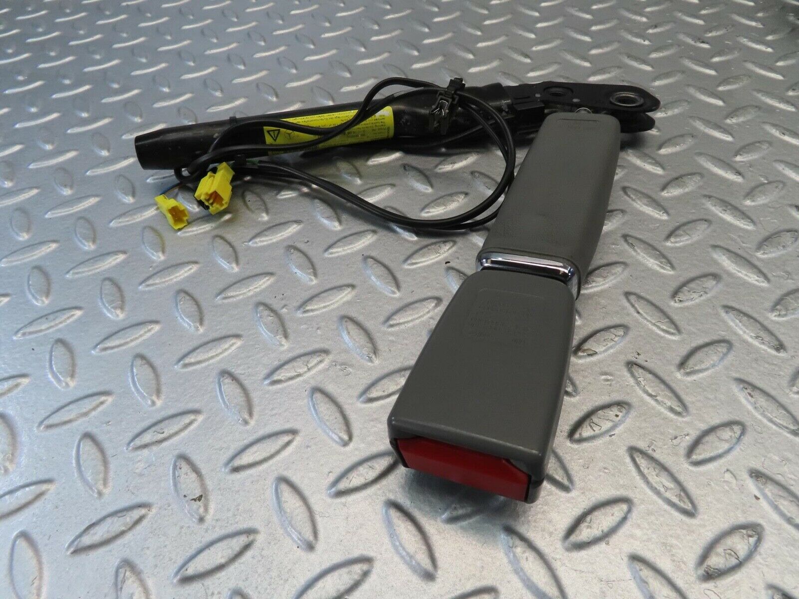 11211 Mercedes-Benz W221 S320 Front Right Seat Belt With Buckle