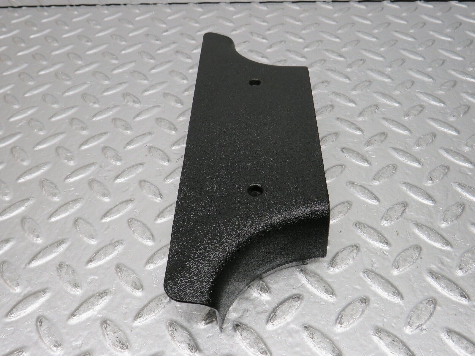 31685 Mercedes-Benz W201 190LE 1.8L B Pillar Bottom Cover Left Black 2016920122